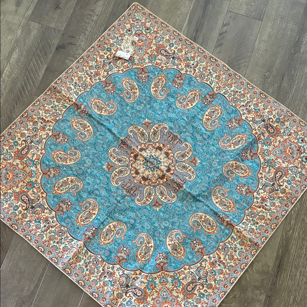 NEW Luxury Tablecloth 100% Silk Runner
